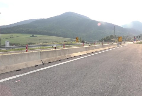 V tuneli Branisko uviazla stovka ľudí4507