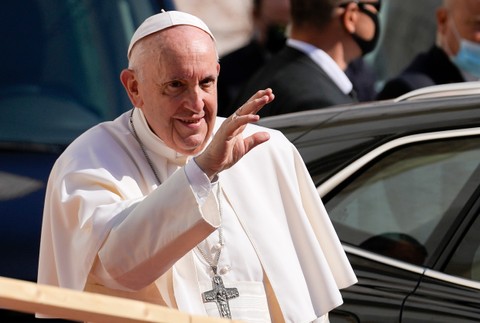 Pápež František pred Prezidentským palácom