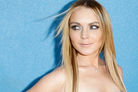 Londsay Lohan, dekolt, pohľad doboku