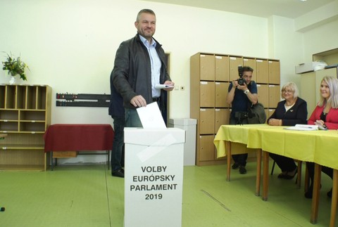 Peter Pellegrini odvolil v Banskej Bystrici v eurovoľbách 