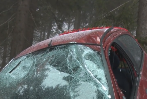 Uzavrený areál využil vodič na ťažko pochopiteľnú zábavu 