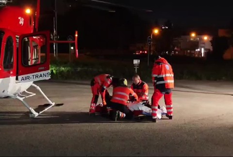 [multi] Strecha spadla na dvoch ľudí 18788