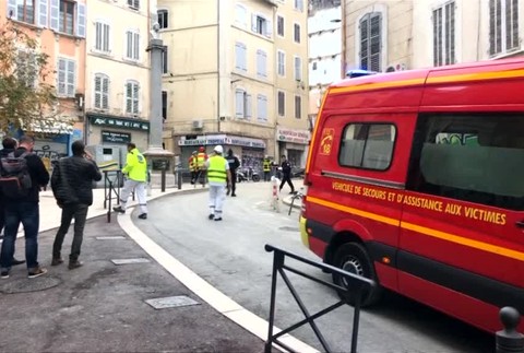 V centre Marseille sa zrútili dve budovy. Záchranári pátrajú po obetiach5759
