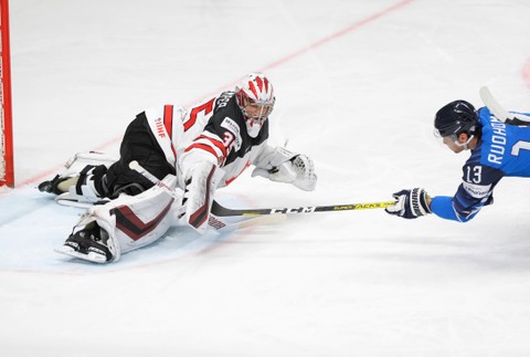 MS v hokeji v Lotyšsku Fínsko:Kanada