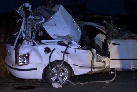 Pri zrážke auta s traktorom sa zranili dve osoby. Po 14-ročného chlapca letel vrtuľník 