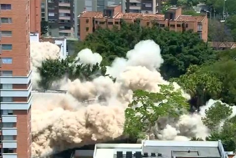 [multi] VIDEO: Dom Pabla Escobara za tri sekundy padol 914