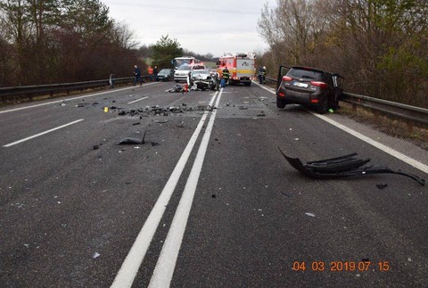 Nehoda, pri ktorej sa vážne zranili traja ľudia, mala nečakanú dohru 