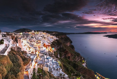 Malebný grécky ostrov Santorini