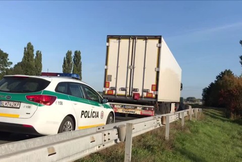 Tragické ráno. Kamión zrazil chodca8446