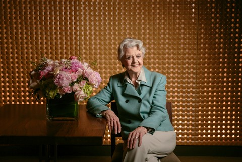 Obit_-_Angela_Lansbury_04022-1c31e408111a41a99920300d7512cc61