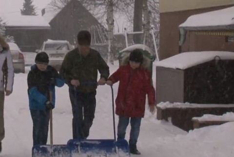 FOTO: Orava sa obliekla do vianočného šatu. Napadlo až 30 cm snehu