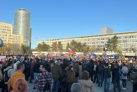 Protestný pochod centrom mesta