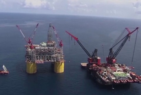 Ceny benzínu prestali rásť, dokonca mierne klesli (1)