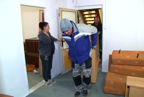 Teplo, voda a rozprávky. Darované Vianoce pripravili deťom s tužkovými baterkami vianočný zázrak