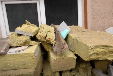 Ľudia sa boja bývať vo svojich bytoch, medzi firmami totiž došlo k sporu