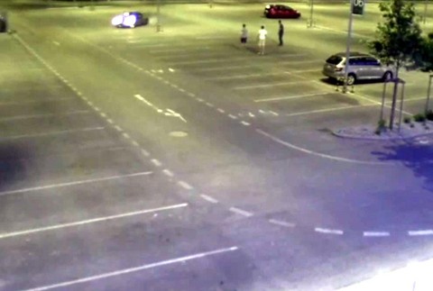 Opitý mladík driftoval na parkovisku, chytili ho policajti 2