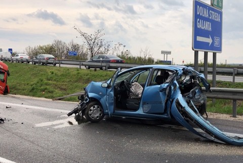 Nehoda R1 kamión a auto