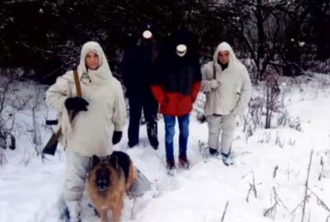 Prevádzači poslali na smrť dvoch mužov. V metrovom snehu brodili slovensko-ukrajinskú hranicu