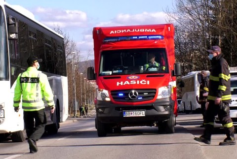 [multi] Nehoda policajti 4148