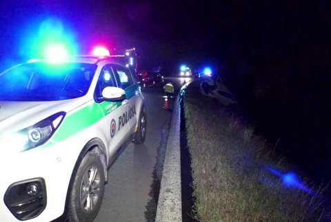 [multi] Požiar auta po nehode 252