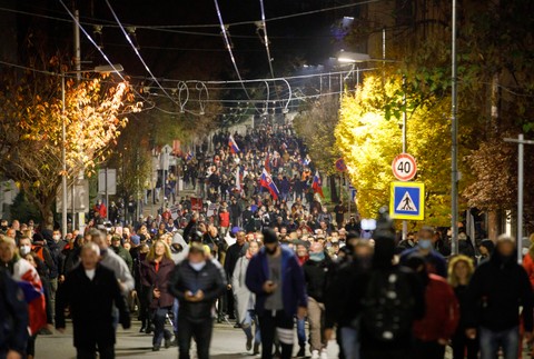 dav v uliciach počas protestov