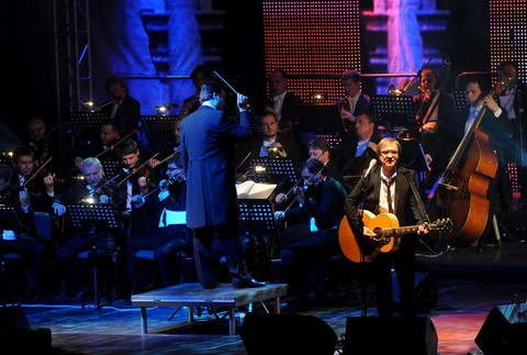 Miroslav Žbirka s gitarou a orchestrom, Trenčín