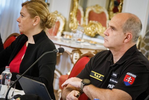 Saková a Lučanský 