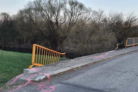 Unikal pred policajtmi a to ho stálo život. 