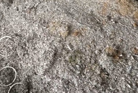 Chcel ukradnúť mosadzné piliny.