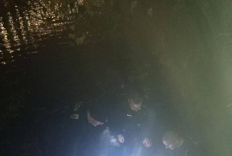 Svoj život sa rozhodol ukončiť na Starom moste. Policajti za mužom neváhali skočiť