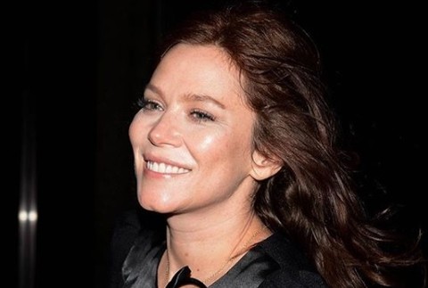 Anna Friel2