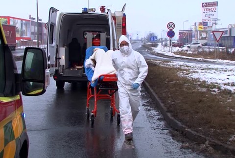 [multi] Komplikovaná nehoda sanitky 11332