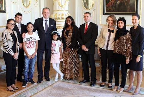 Kiska a utečenci v paláci