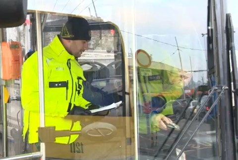 Policajti kontrolovali autobusy MHD v Bratislave