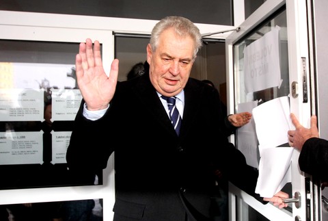 Miloš Zeman vo dverách