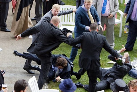 Dostihy Royal Ascot skončili bitkou