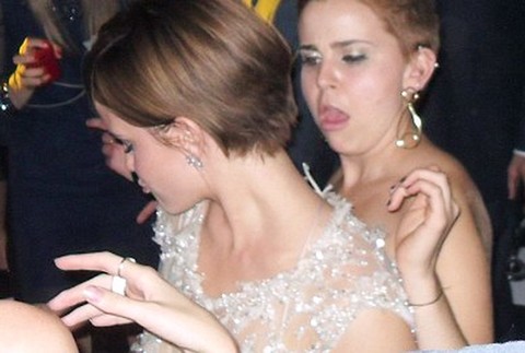 Emma Watson z Harryho Pottera na after párty tancuje