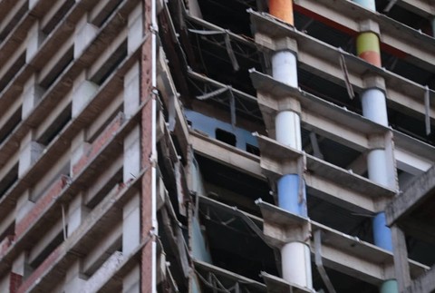 zničené byty po zemetrasení 