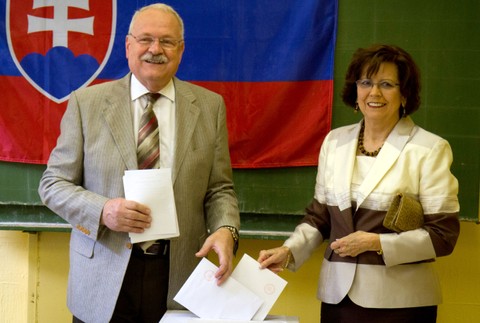 Gašparovič odvolil