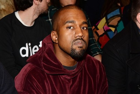 Rapper Kanye West má tiež za ušami. Predtým ako sa dal dokopy a neskôr oženil s Kim Kardashian, stihol nakrútiť dve porno videá. Podarená rodinka!