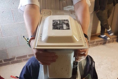 Zacementovaný mladík