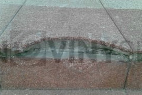 spodok dveri, OTP banka, vchodove, kamen