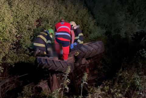 Prevrátený traktor 2