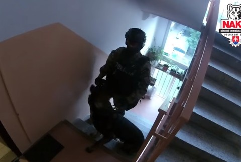 VIDEO: V prípade únosu cudzinca polícia obvinili zadržaných mužov