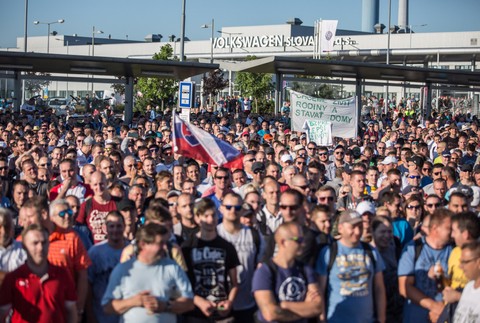 Štrajk vo Volkswagene.jpg