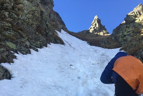 V Tatrách zasahovali leteckí záchranári. Pád turistov sa skončil tragicky