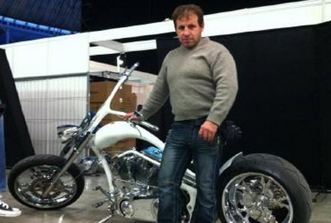 Aliho zaujala motorka