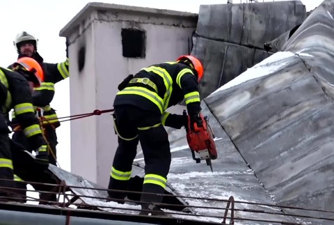 [multi] WEB_pojedincova-odtrhnuta_strecha 1126