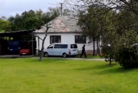 Pri policajnej akcii zameranej proti extrémizmu mali zadržať aj bývalého advokáta Mikuláša Černáka