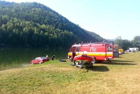 rybari potopene auto1